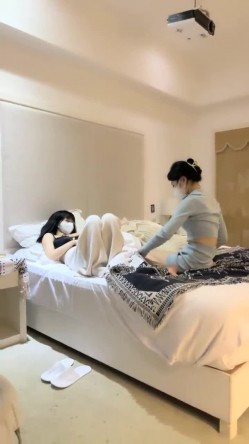 推荐！极品双女神~【玺囍】高跟长腿~啪啪自慰~爽晕了！人气大佬再度回归，02后女神登场 截图5