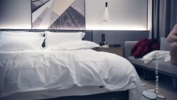 七天探花_3500高价约极品外围，美艳动人，女神一对豪乳诱人，激情啪啪猛操 截图15
