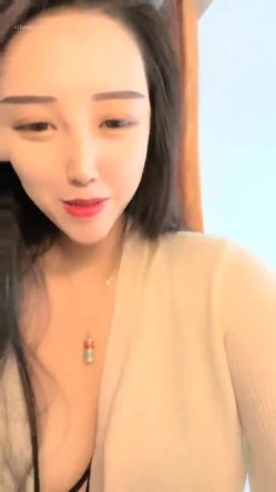 178胸膜！~【傲胸新木优子】，KTV土豪淫乱，高端酒店会牛郎！夜生活真是丰富，之前还爱装逼不脱呢 截图10