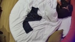 情趣台 穿衣显瘦脱衣有肉的眼镜少妇 衣服下藏着一对巨乳 男人打完第一炮休息 自己坐上去开启第二炮 截图2