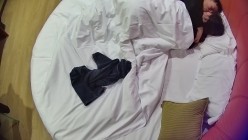 情趣台 穿衣显瘦脱衣有肉的眼镜少妇 衣服下藏着一对巨乳 男人打完第一炮休息 自己坐上去开启第二炮 截图5