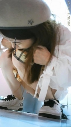 极品CP高端服饰商场女厕定点特写高清偸拍各种女神级别小姐姐方便拍脸又能拍逼角度刁钻赏心悦目 截图11
