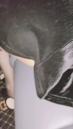 超顶级绿帽博主，【暖暖小淫妻】，看老婆被各单男干，95年的，超级骚，还有3P 截图14