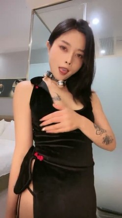 撸管推荐！女神刚下海就玩3p~【冰羊】啪啪！自慰！狂喷水~--风骚姐姐欠债下海酒店跟男友来一场激情 截图3