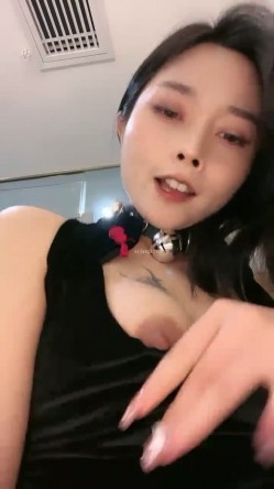撸管推荐！女神刚下海就玩3p~【冰羊】啪啪！自慰！狂喷水~--风骚姐姐欠债下海酒店跟男友来一场激情 截图5