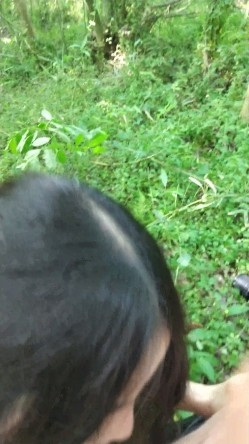 万人求购，推特反差婊，顶级绿帽骚妻【嫂子爱露出】一女战多男，群P大乱交，捆绑调教野战 截图3
