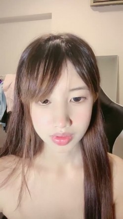 正宗校花下海~超漂亮！100%心动感觉~！又有新鲜的少女肉体可以看了! 截图10