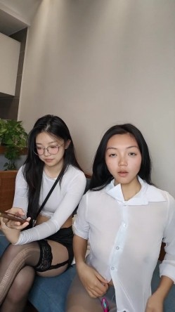 【雯雯茜茜】淫欲双学妹! 勾引技师~外卖小哥~啪啪~喷水 截图2