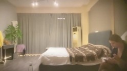 【黄先生探花】，酒店偷拍，极品大奶高个小姐姐，情趣黑丝大长腿，难得一见的高品质浪货 截图2