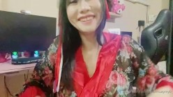 泰国轻熟人妻型巨乳网黄御姐「Muaymyb」露脸大尺度私拍 风骚露出男女通吃多穴满足 截图2