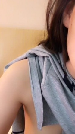 极品巨乳女主播MT影沫 自称天下第一逼 奶子又大又软 截图14