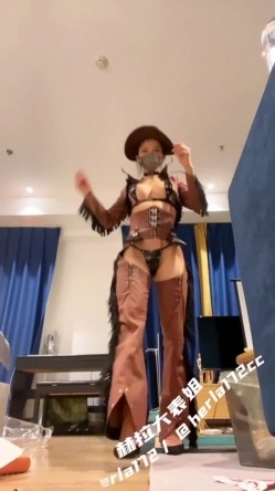 《硬核极品网红》24万粉推特魔鬼身材撸铁女神【赫拉大表姐】定制内容，讲解女性生理构造等，力量感表层下是反差的骚浪感 截图14