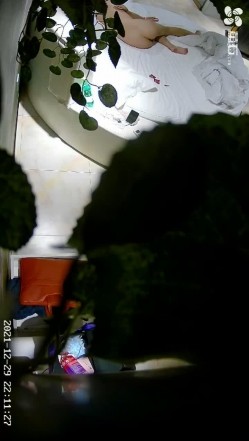 5对情侣打响新年第一炮 ️小美女腰力不错 床都快塌了 漂亮御姐上位功力榨干男友 高清720P版 截图12