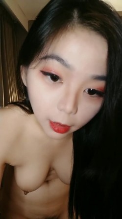 【极品玉女】【清野】合集二，高颜值美乳翘臀的美女道具秀 一字马~C罩杯~淫水汪汪太美了 截图15