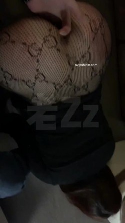 私密字母交流圈两位大神黑白-DOM-老Zz牛逼作品群P调教SM反差骚母狗主人主人尖叫不停31V 截图1