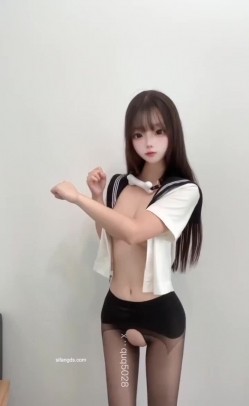推特极品舞姬美女【小粉喵quq5028】露脸高价定制，高套点裸舞顶胯脸B同框，一线天无毛美鲍 截图15