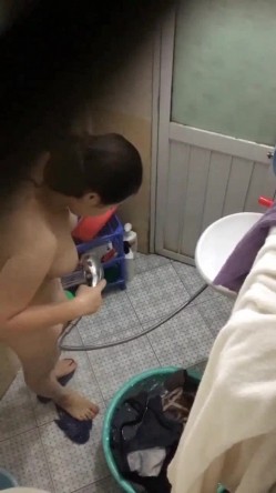 偷拍大神洗澡偷拍II学生宿舍寝室浴室70V精选集锦火热泄露 截图12