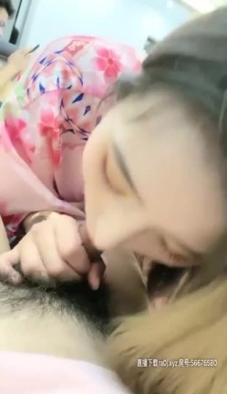 『人间水蜜桃』四人淫乱啪 刮逼毛白净美逼啪啪 两女一排后入 浪叫声高昂不绝 截图9