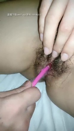 【小沫姐姐】左边东莞宾馆约炮，三女齐乐，大哥一个人满足不了还得上跳蛋，淫靡场景令人血脉喷张 截图3