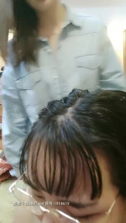 【小沫姐姐】左边东莞宾馆约炮，三女齐乐，大哥一个人满足不了还得上跳蛋，淫靡场景令人血脉喷张 截图8