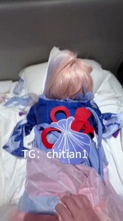 可盐可甜COS抽像福利姬【池甜chitian1】露脸性爱视图，自慰喷水上吊，各种母狗行为 截图1