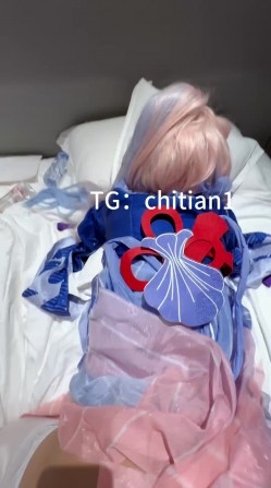 可盐可甜COS抽像福利姬【池甜chitian1】露脸性爱视图，自慰喷水上吊，各种母狗行为 截图6