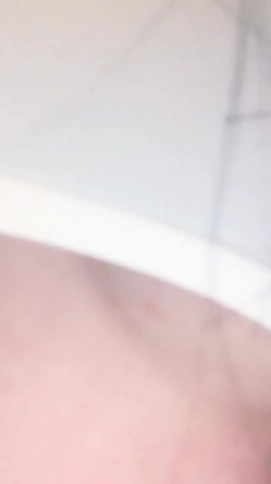 高颜值爆乳妹子浴室洗澡自摸 穿上情趣装露奶诱惑掰开逼逼特写非常诱人 截图6