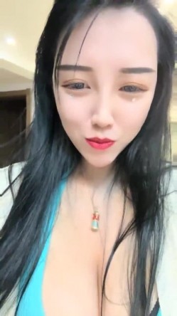 178胸膜！~【傲胸新木优子】，KTV土豪淫乱，高端酒店会牛郎！夜生活真是丰富，之前还爱装逼不脱呢 截图14