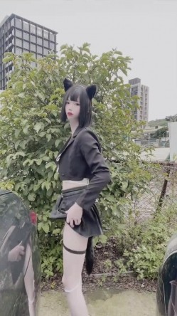 cd莉塔喵：大白天在停车场自慰真的好刺激， 已经爱上这种感觉了，有人想要玩弄我的小鸡吧吗 截图1