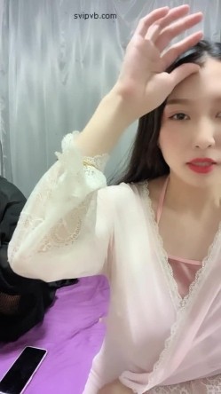 猎奇圈内部分享热门视频极品大奶子哺乳期的奶妈疯狂露出自摸挑逗赚奶粉钱 截图1