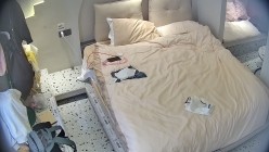 酒店偷拍连续几天入住麻花辫反差眼镜学妹换穿旗袍和泳衣变着法的勾引 男友和她做爱 截图15