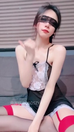 ️骚浪母狗【妮妮老师】熟妇情趣网袜塞跳蛋裸舞口爆大力猛操 截图8