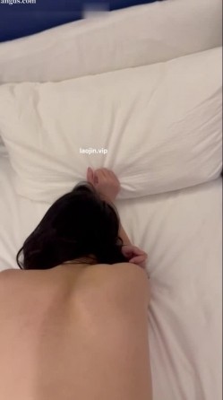 大神约炮高价泄密，【核弹】，清纯04年小妹妹，完整版约啪2，露脸特写插入细节 截图1