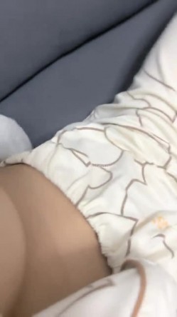 推荐！梦中情人~童颜女神~【京鱼儿】道具肛塞~户外露奶 截图5