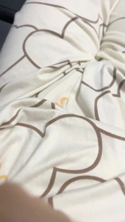 推荐！梦中情人~童颜女神~【京鱼儿】道具肛塞~户外露奶 截图8