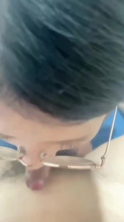 骚逼主播【私人老师】不愧是楼凤,口活干炮一条路,业务很熟练,掰逼展示,裸舞诱惑,眼镜妹骚啊 截图9
