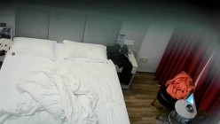 酒店偷拍稀有台流出 ️高颜值小仙女和健硕男友激情做爱两次男友鸡巴又粗又长操的小仙女大喊受不了 截图9