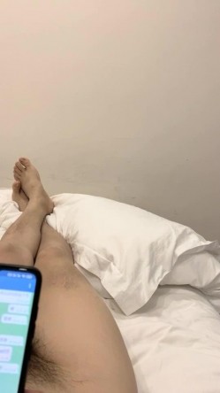 专业良家收割机，【爱情故事】，给自己老公都没这样子搞过，偷情的时候倒是挺骚，两个美少妇出轨 截图15