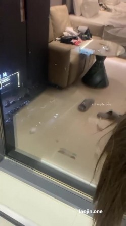 约炮大神，【CK8】付费福利，分享超极品丝袜女友，完美露脸，白虎粉穴，还会喷水，黑丝诱惑 截图16