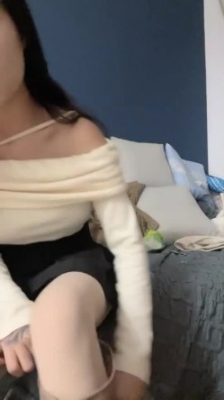 音乐才女 ️极品模特身材【恩惠】持续放飞中~高价收费揉奶扒B任君赏 ️看得鸡儿硬一晚上！ 截图4