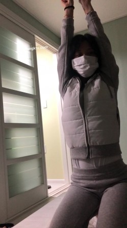 屌丝女神有钱人小母狗！颜值在线清高拜金露脸美女大学生被金主包养，日常各种不雅性爱自拍流出 截图1