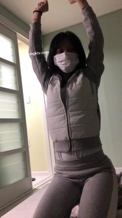 屌丝女神有钱人小母狗！颜值在线清高拜金露脸美女大学生被金主包养，日常各种不雅性爱自拍流出 截图2
