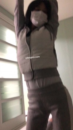 屌丝女神有钱人小母狗！颜值在线清高拜金露脸美女大学生被金主包养，日常各种不雅性爱自拍流出 截图8