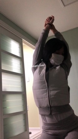 屌丝女神有钱人小母狗！颜值在线清高拜金露脸美女大学生被金主包养，日常各种不雅性爱自拍流出 截图9