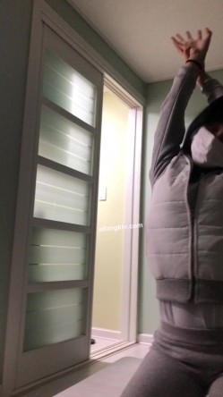 屌丝女神有钱人小母狗！颜值在线清高拜金露脸美女大学生被金主包养，日常各种不雅性爱自拍流出 截图12