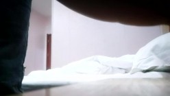 【段友出征】，出轨少妇，问她老公有没有玩阴蒂，带上丝袜跳蛋，酒店偷情，玩得超开心，精彩 截图2