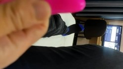 【段友出征】，出轨少妇，问她老公有没有玩阴蒂，带上丝袜跳蛋，酒店偷情，玩得超开心，精彩 截图11