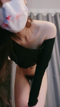 颜值身材超棒极品女神！黑丝包臀裙极度诱惑！搔首弄姿，掰开紧致骚穴，摆出各种姿势 截图7