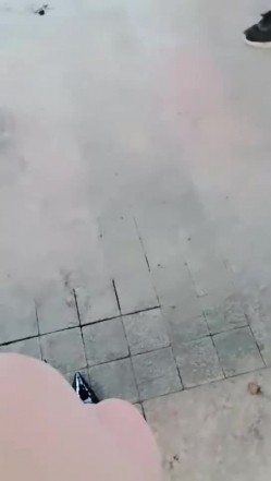 【小狐仙】眼镜御姐 巨乳美女 户外公园跳蛋道具抽插 开档丝袜大长腿插沟搭男技师 抠逼 截图7