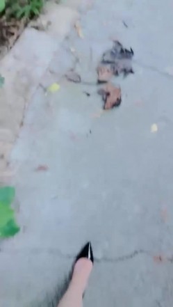 【小狐仙】眼镜御姐 巨乳美女 户外公园跳蛋道具抽插 开档丝袜大长腿插沟搭男技师 抠逼 截图9